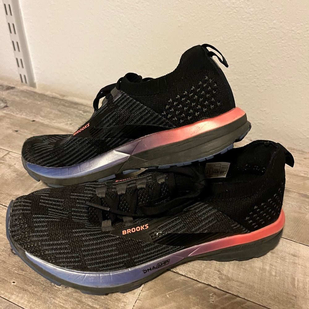 Brooks DNA AMP running shoes, 7.5 women’s.